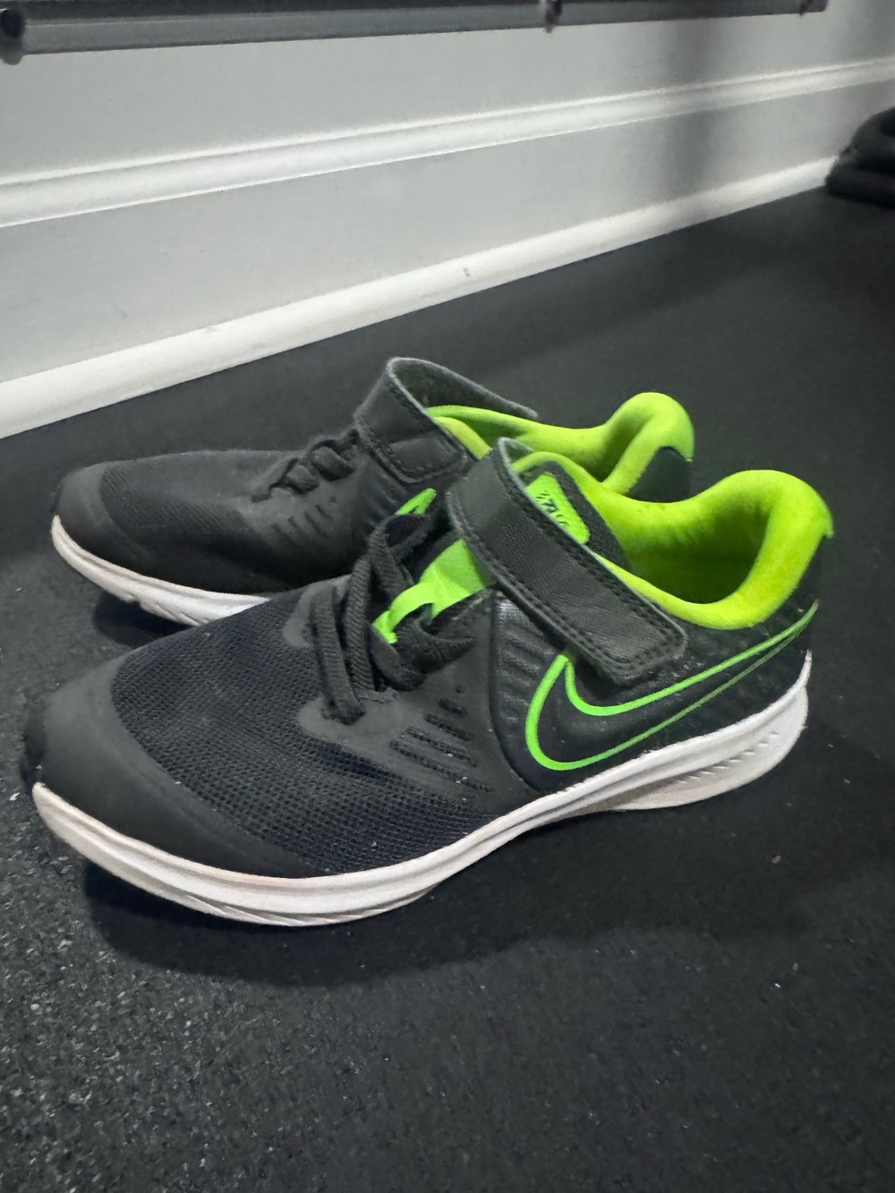 Nike Kids Black Sneakers with Neon Green Accents Boys Tennis Shoes Size 13 nice